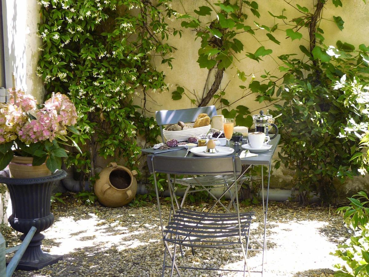 Maison Piloni ลีล-ซูร์-ลา-ซอร์ก ภายนอก รูปภาพ